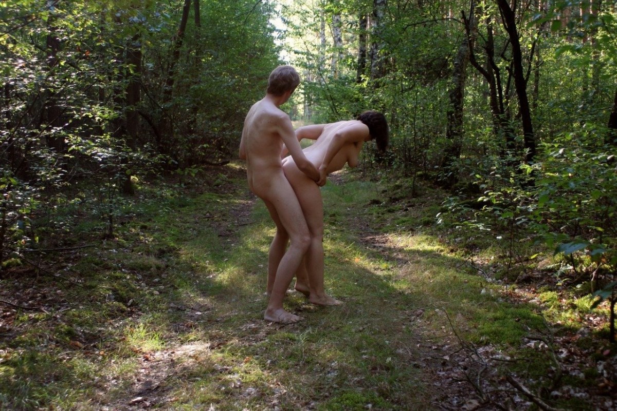 Порно Загорающая В Лесу