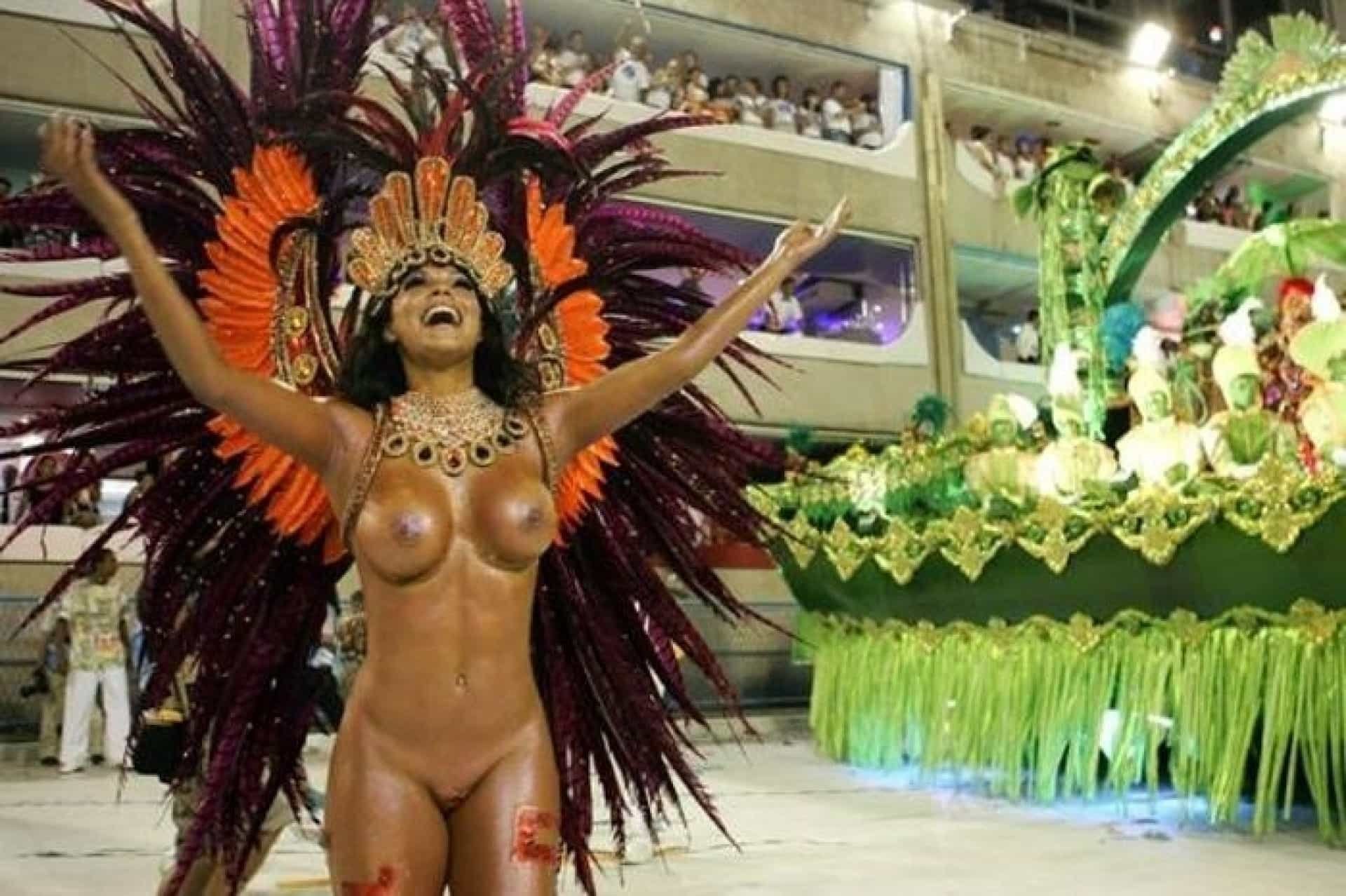 Эротические фото сексуальной бразильянки