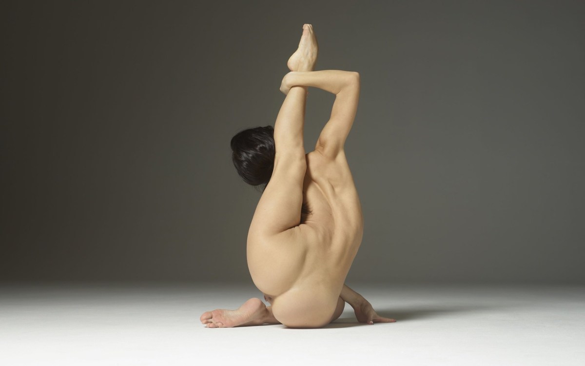 Flexible Girl Nude