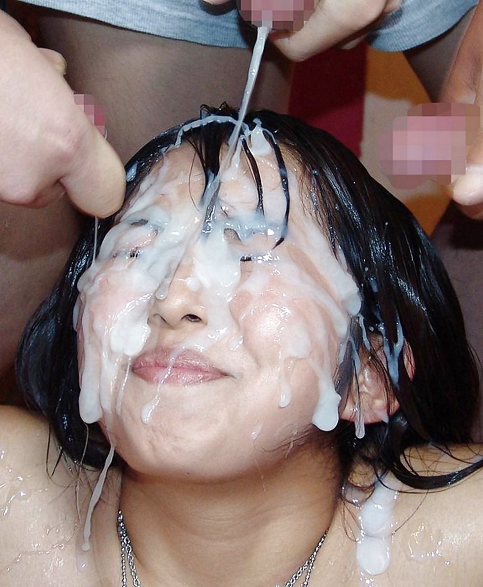 Мужики сливают толпой сперму японке на лицо