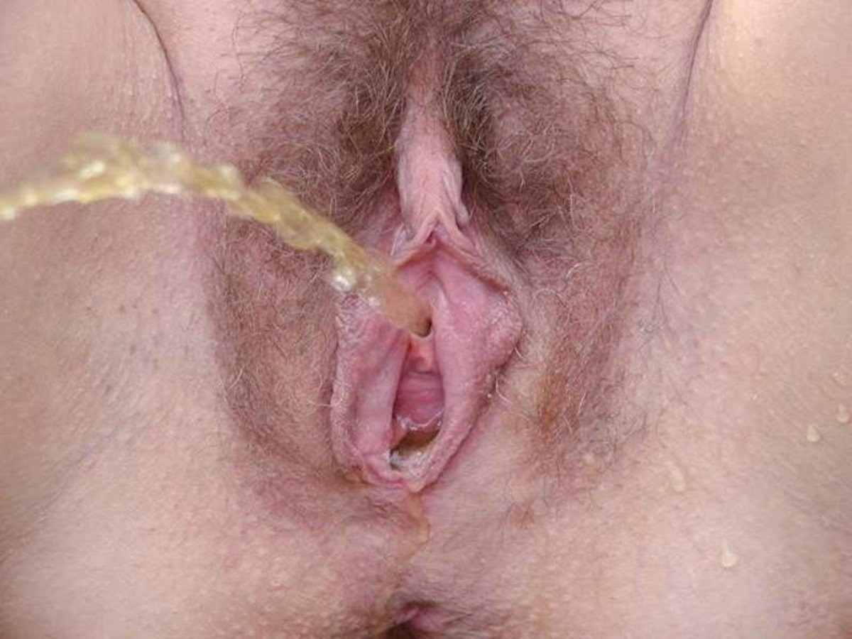 Piss filled pussy