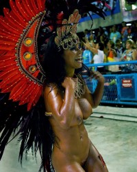 Бразильский карнавал уличный порно (78 фото)