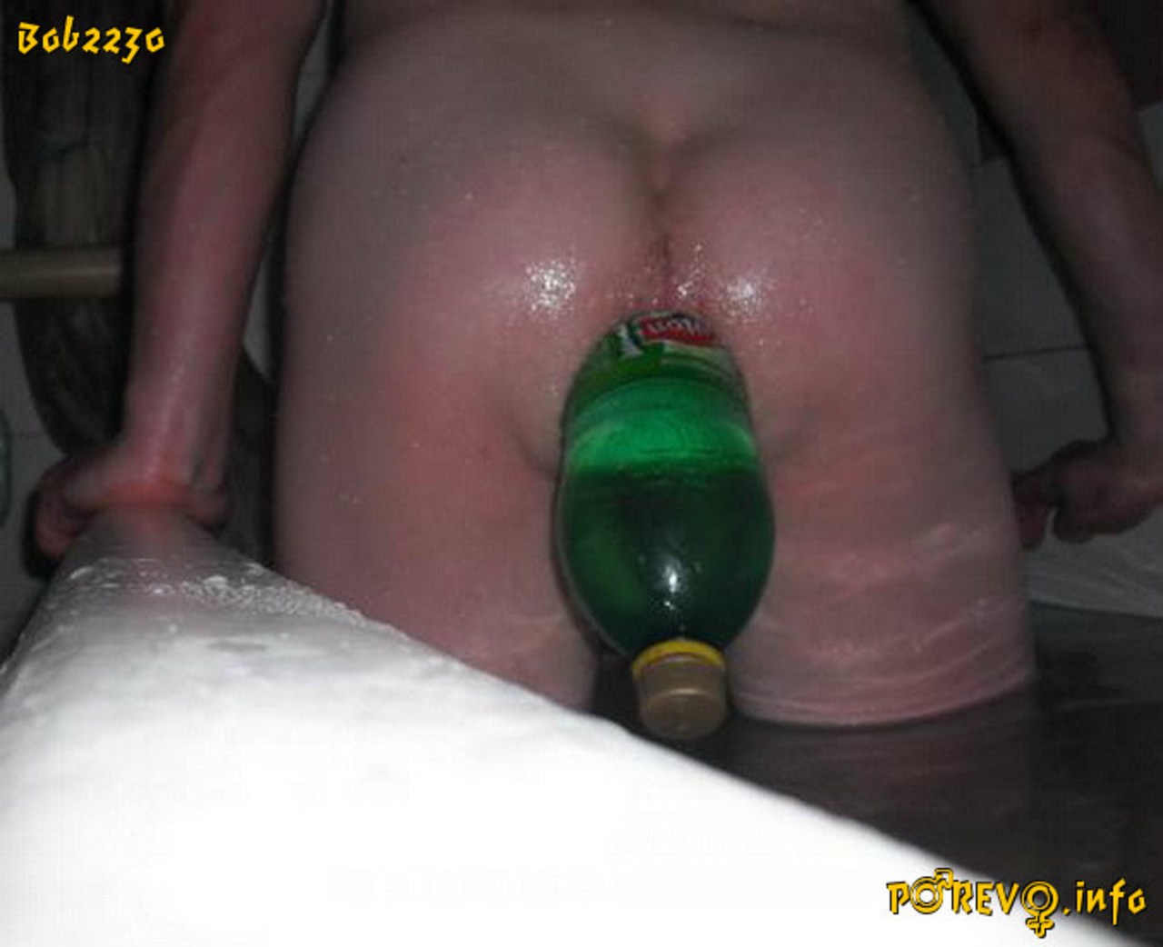 секс бутылкой в анал фото 89